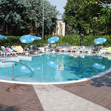 Bisesti ***s Szálloda 3*