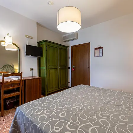 Bisesti ***s Hotel Garda (Verona)