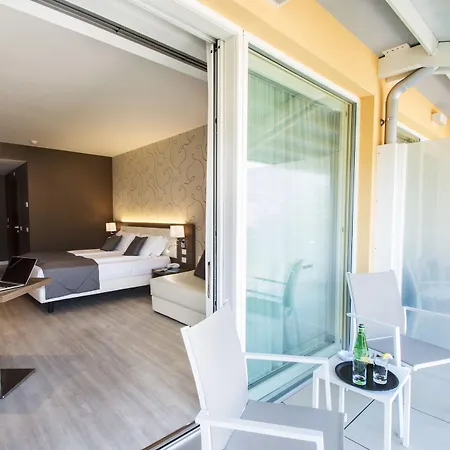 Hotel Bisesti ***s Garda (Verona)
